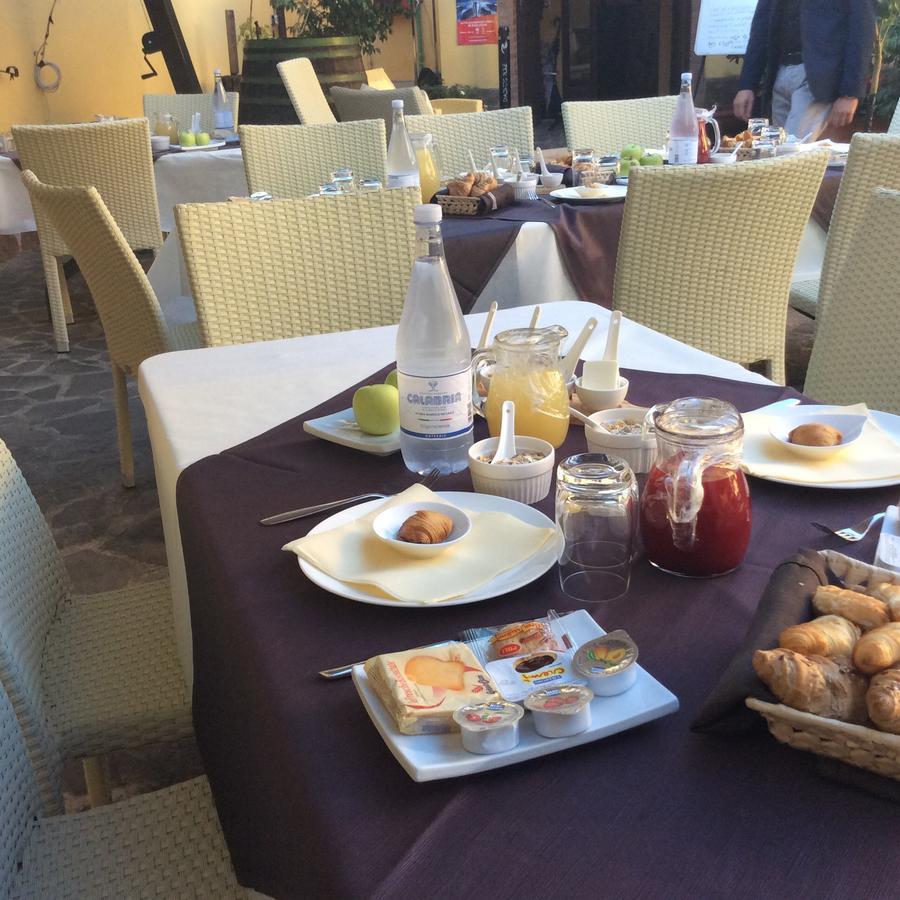 Il Borghetto Hotel Ristorante Ламеция Терме Екстериор снимка